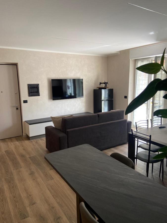 La Lupa Apartment - In The Heart Of Aosta With Car Box Exterior photo